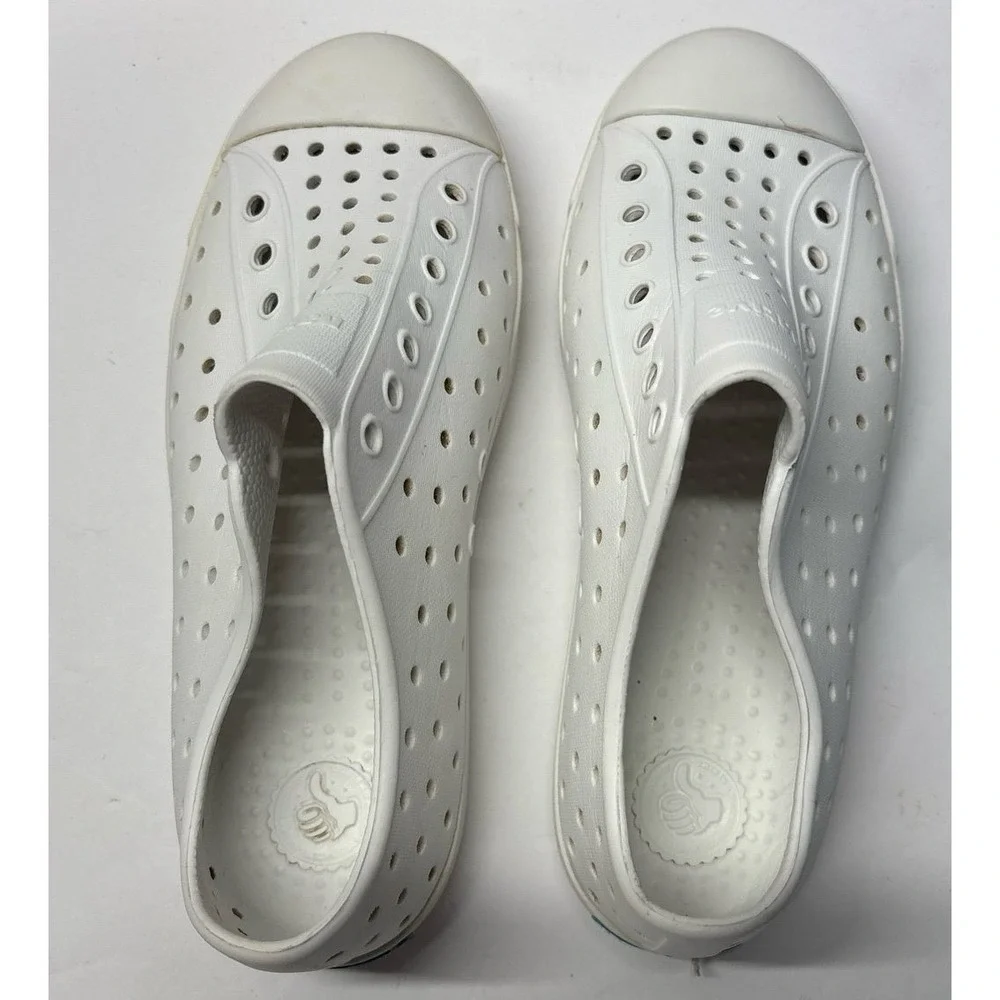 Native White Shoes (Sz. J2)